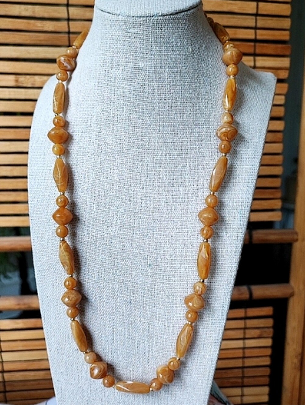 Carmel Swirl Plastic Acrylic Vintage Necklace Light Weight Lucite? Gold Tone